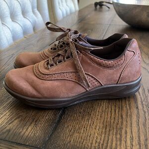 SAS Walk Easy Comfort Walking Shoes Brown Leather size 8.5